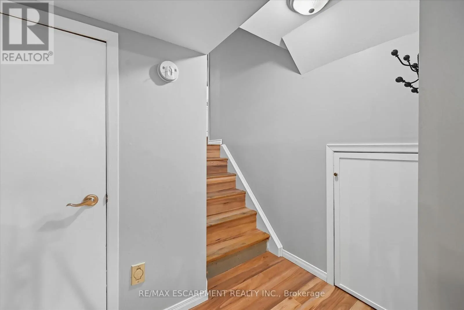 966 UPPER SHERMAN AVENUE