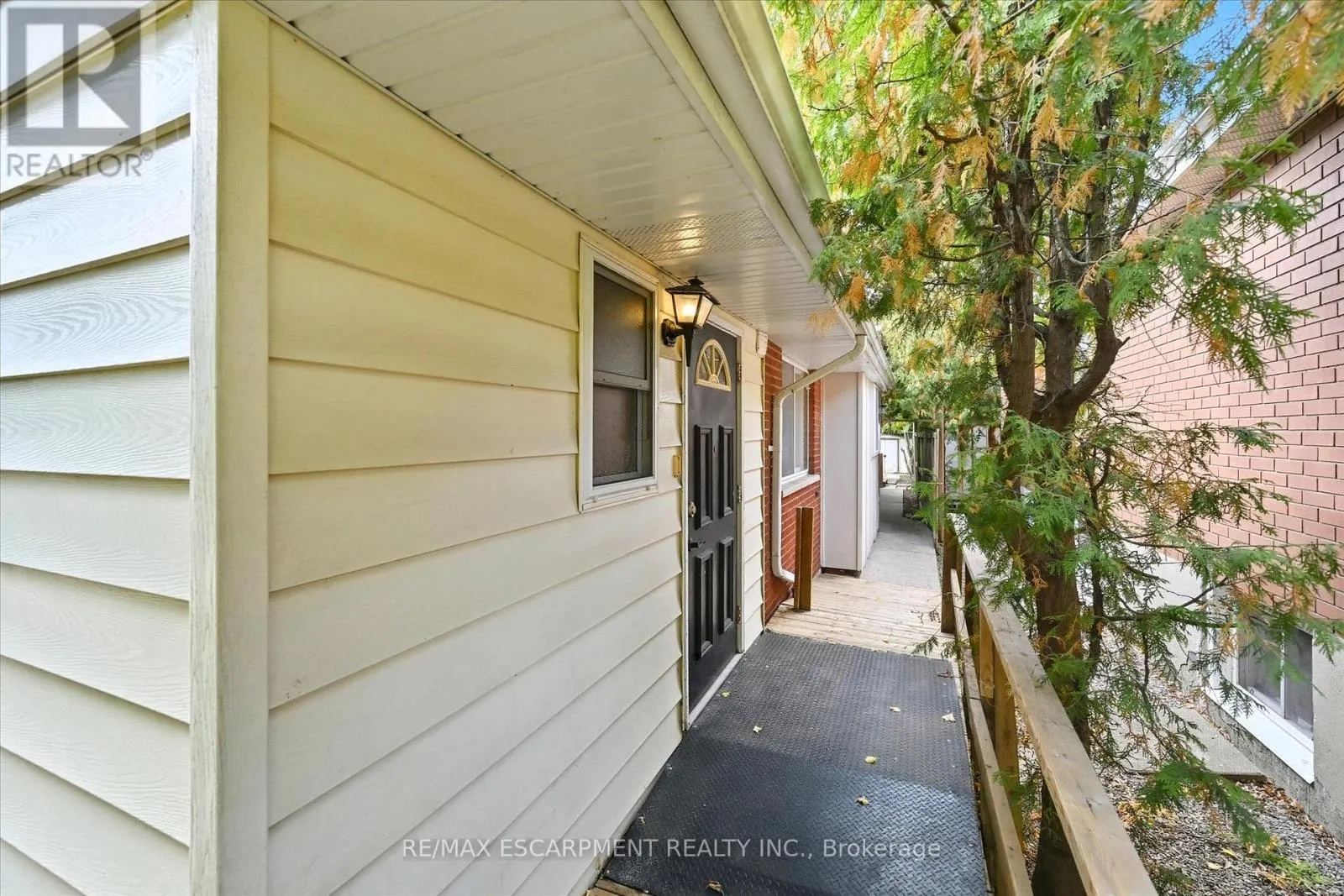 966 UPPER SHERMAN AVENUE