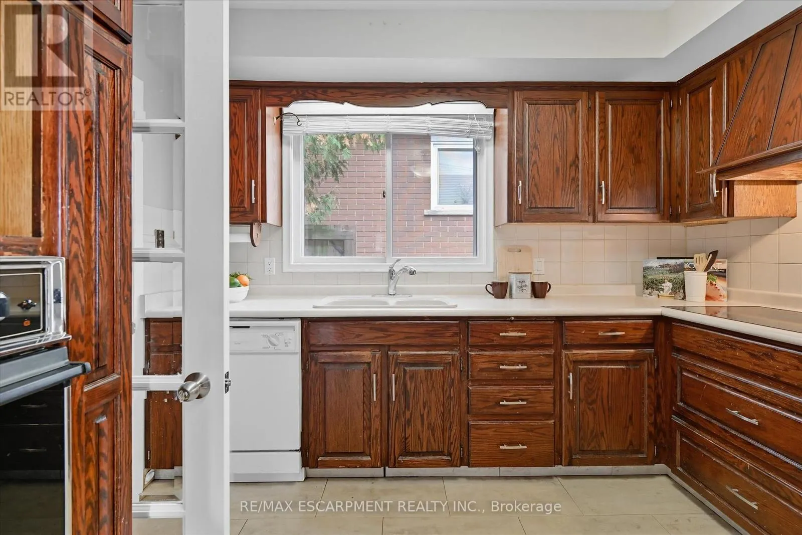966 UPPER SHERMAN AVENUE