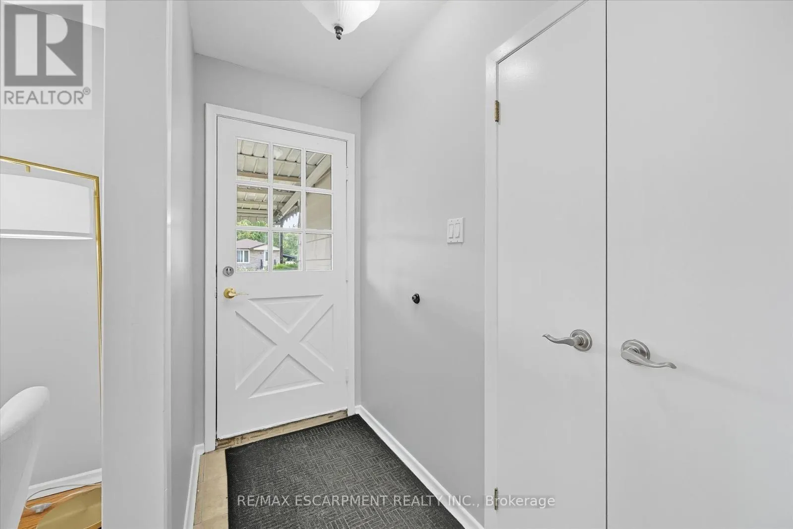 966 UPPER SHERMAN AVENUE