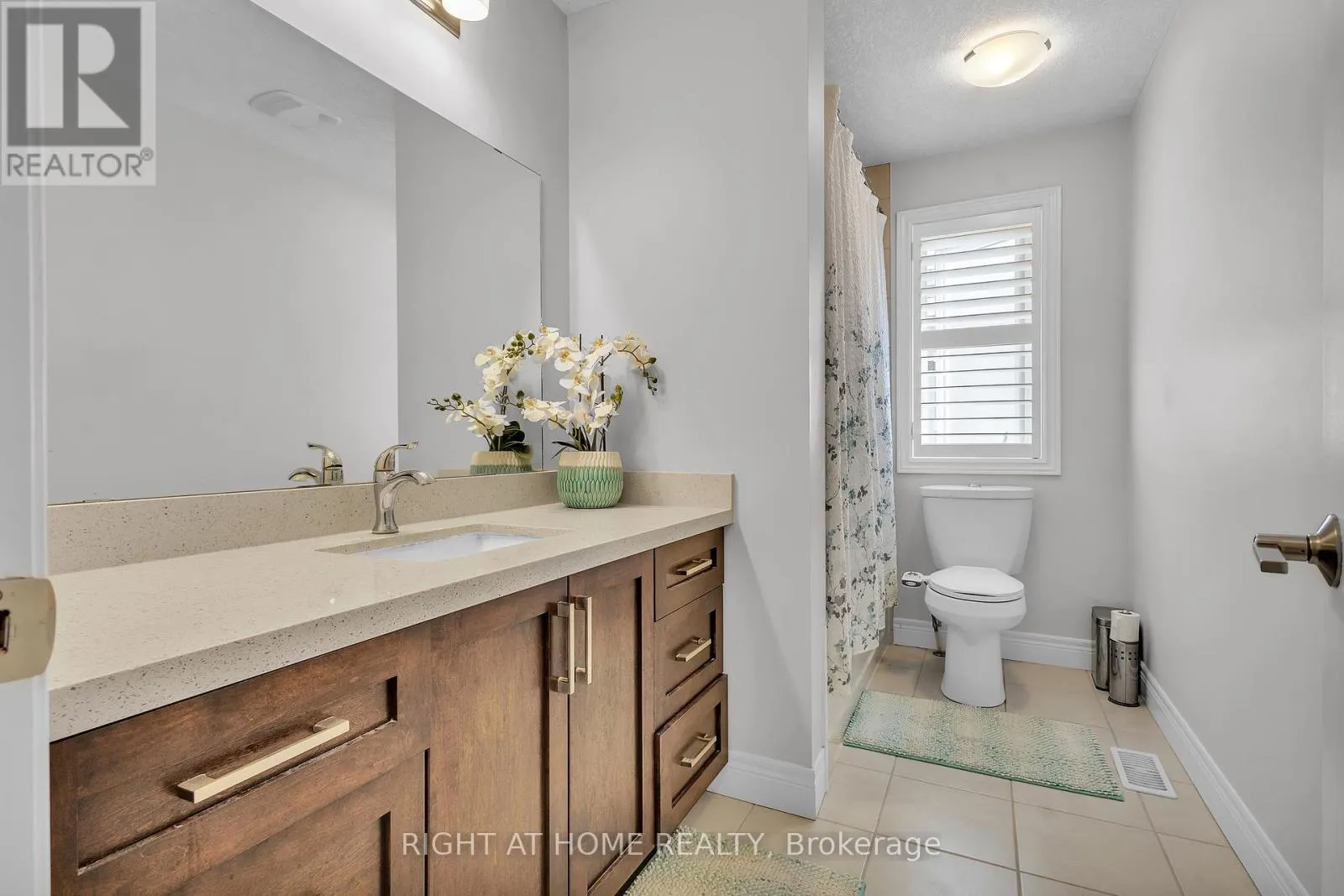 321 CARRIAGE WAY