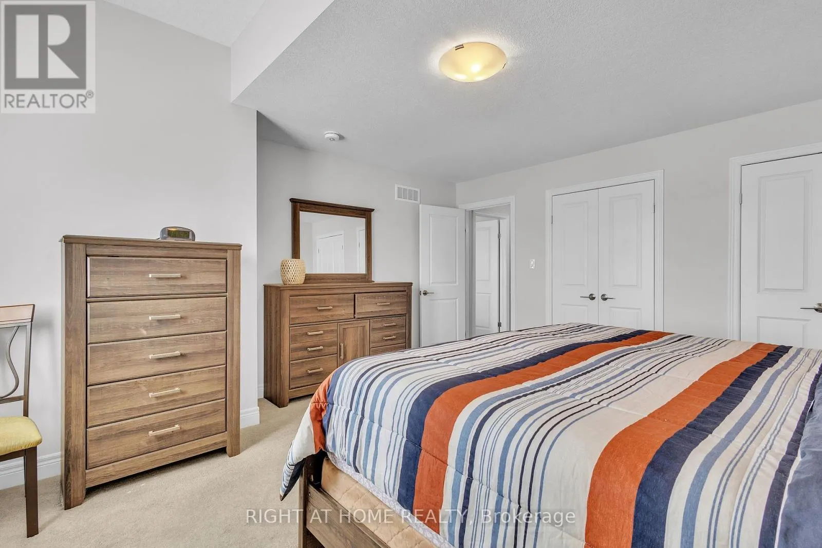 321 CARRIAGE WAY
