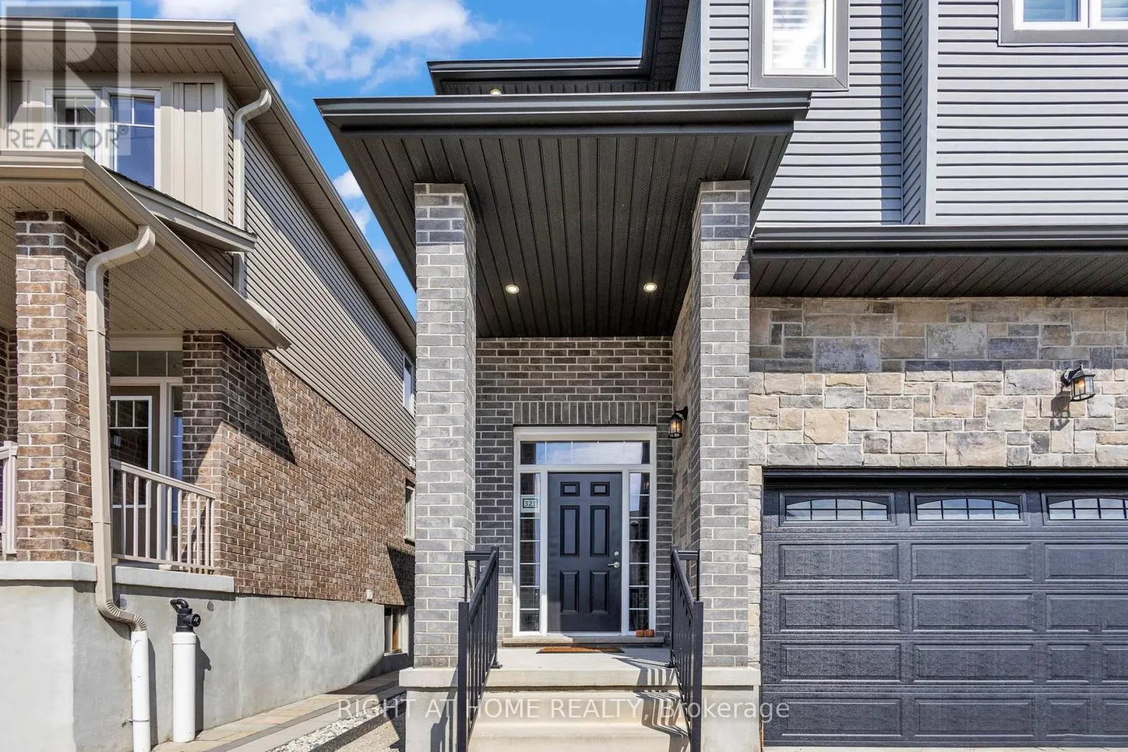 321 CARRIAGE WAY
