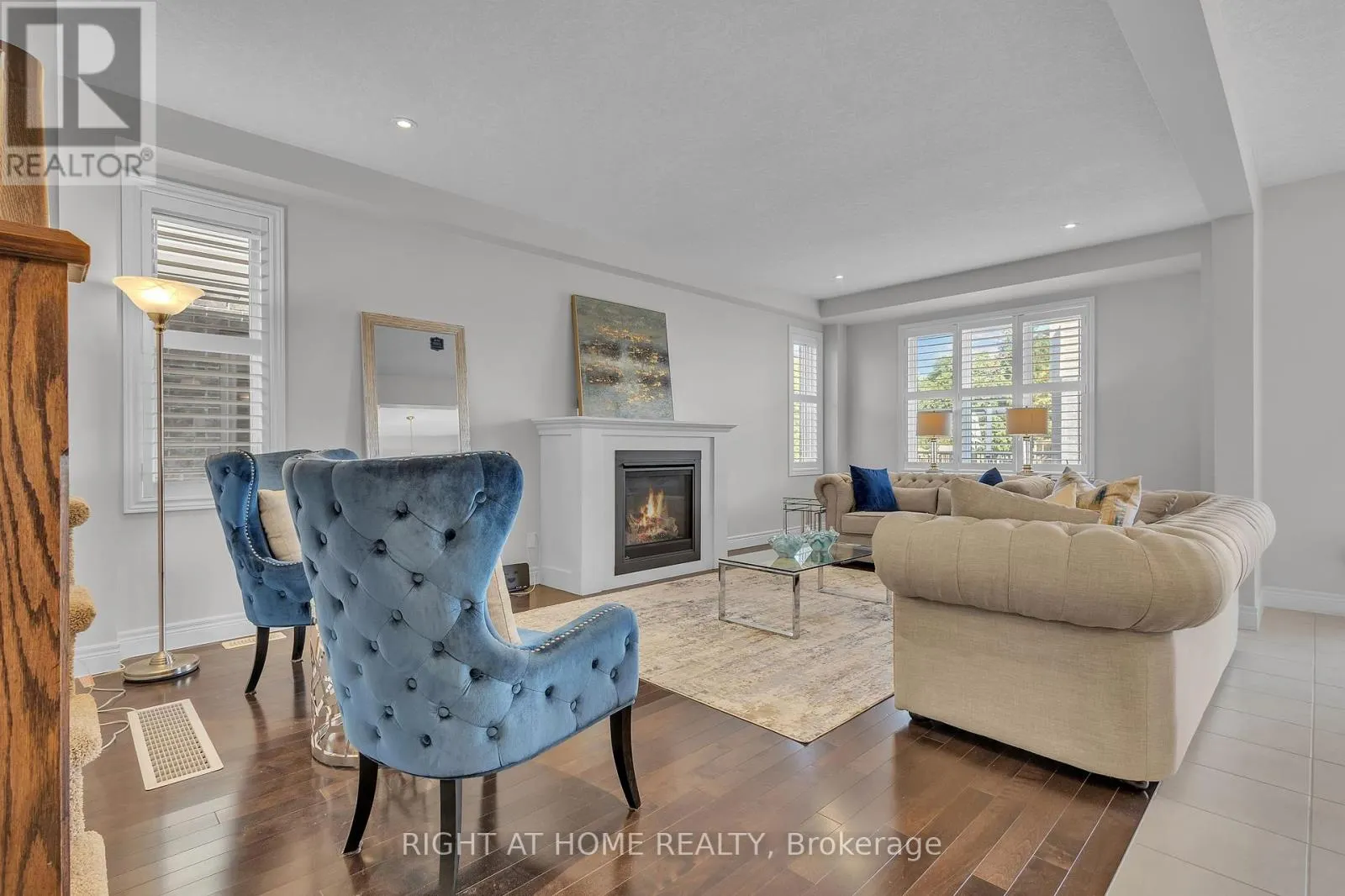321 CARRIAGE WAY