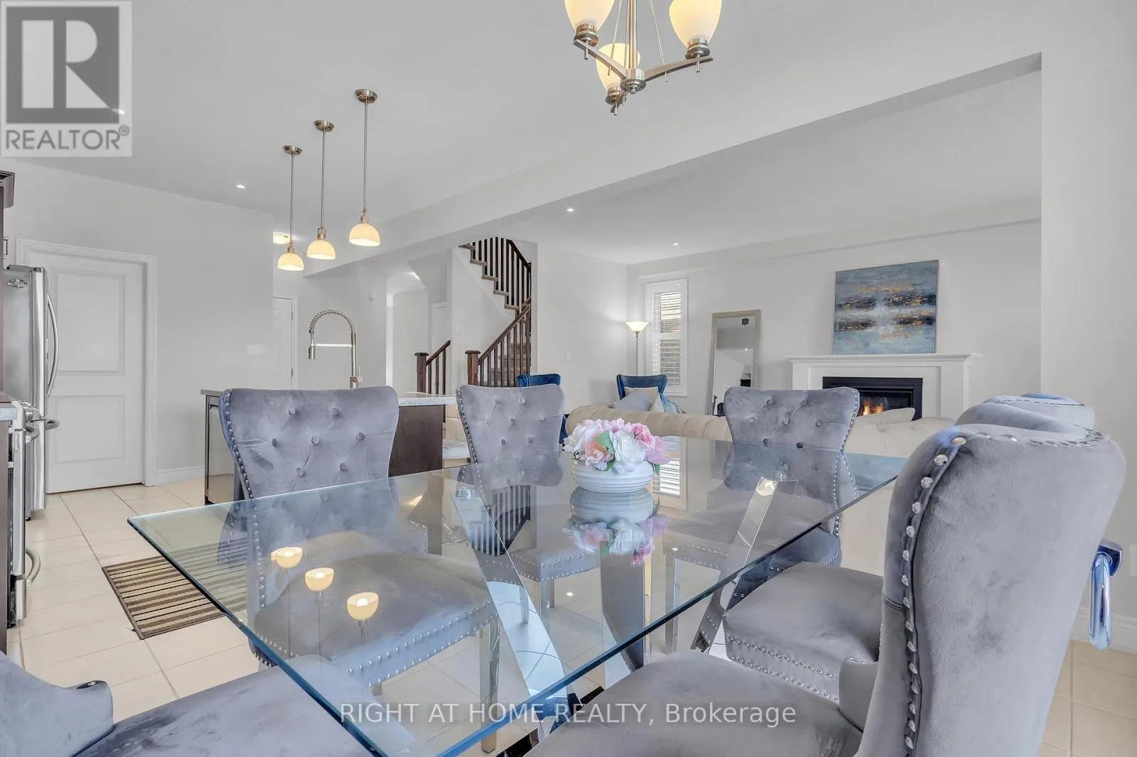 321 CARRIAGE WAY
