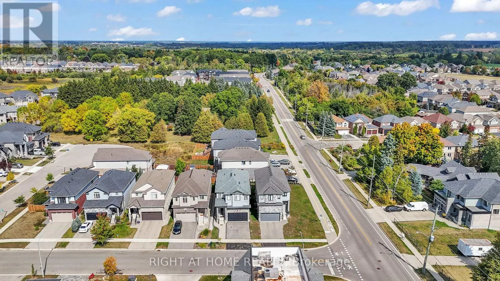321 CARRIAGE WAY