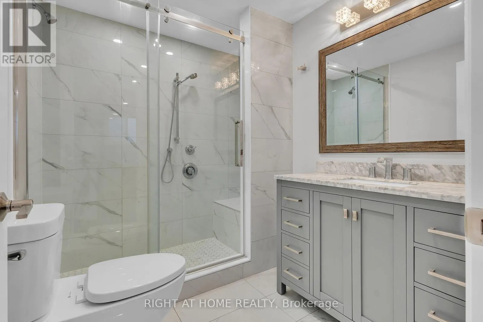 321 CARRIAGE WAY