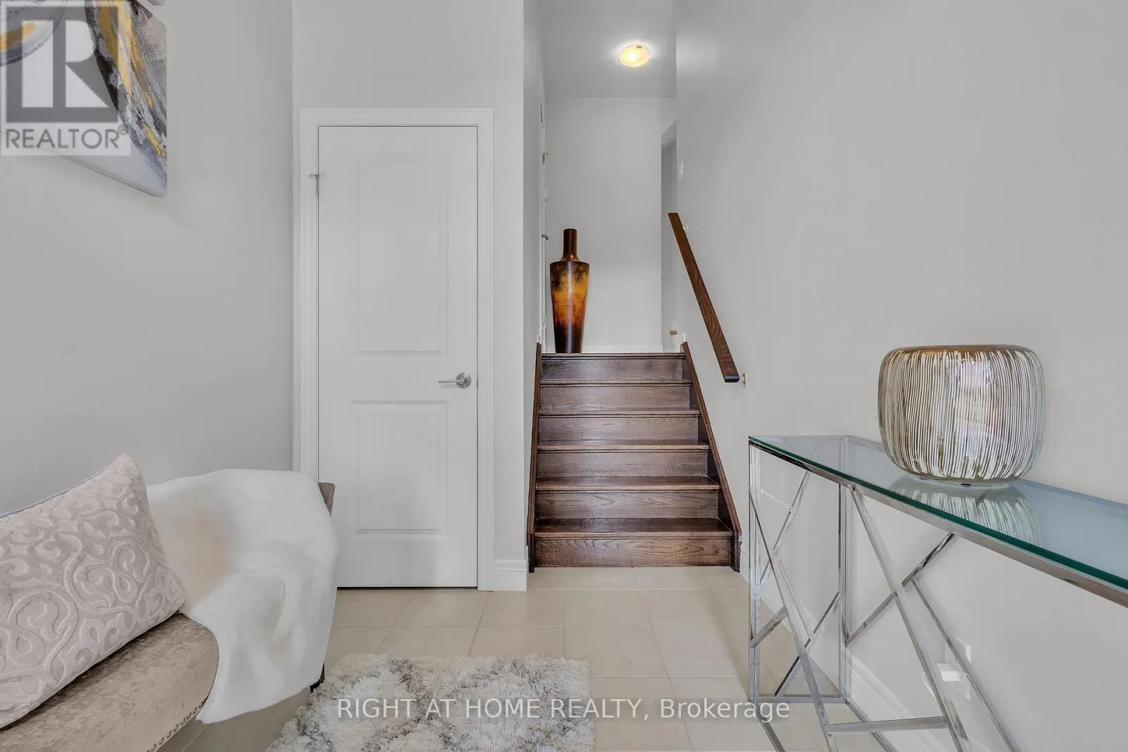 321 CARRIAGE WAY