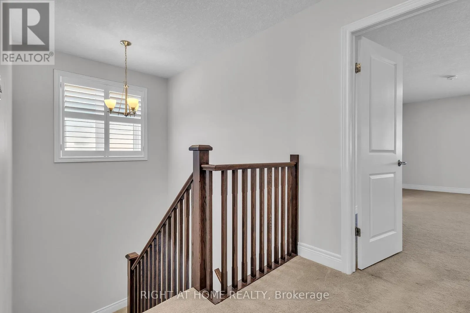 321 CARRIAGE WAY