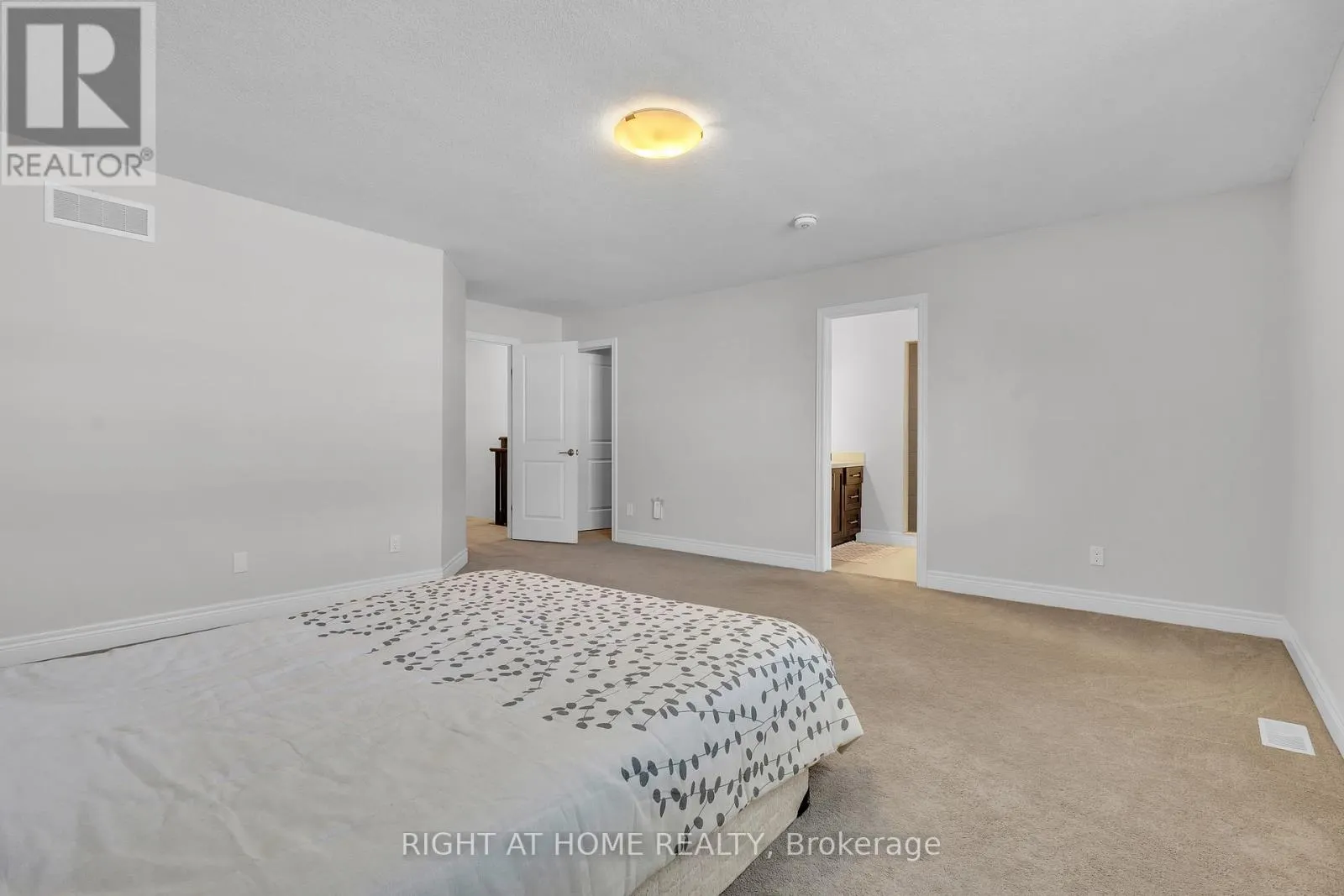 321 CARRIAGE WAY