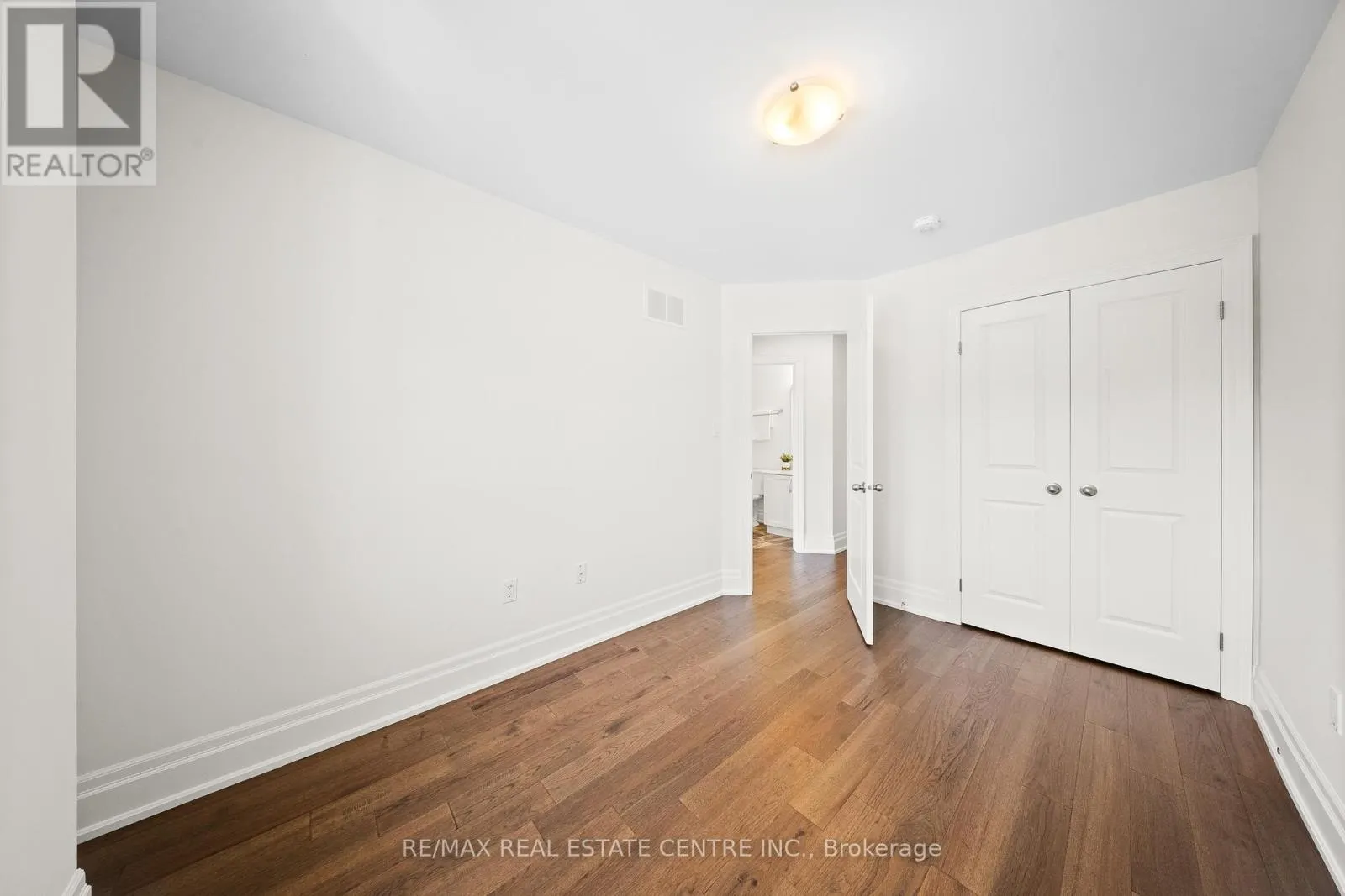 7 - 111 WILSON STREET E