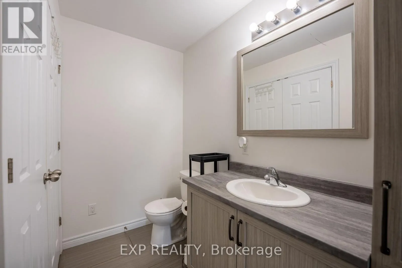 11 PLACE MADELEINE PLACE