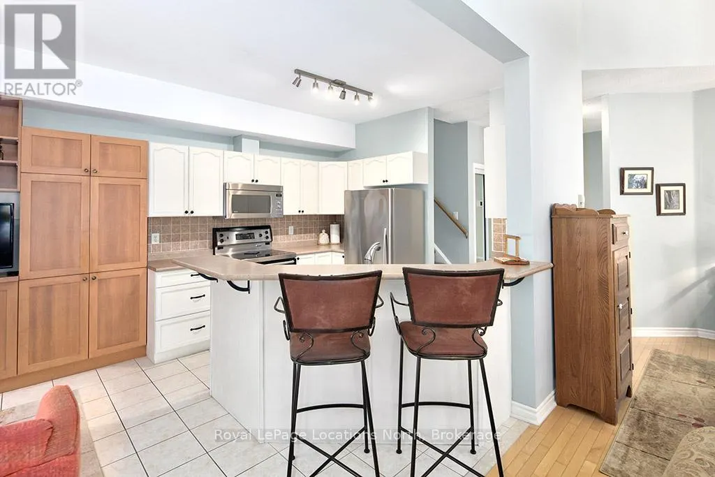 24 - 110 NAPIER STREET W, #24
