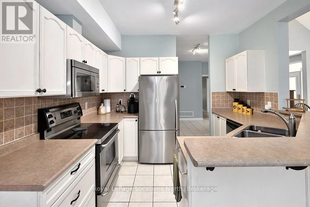 24 - 110 NAPIER STREET W, #24