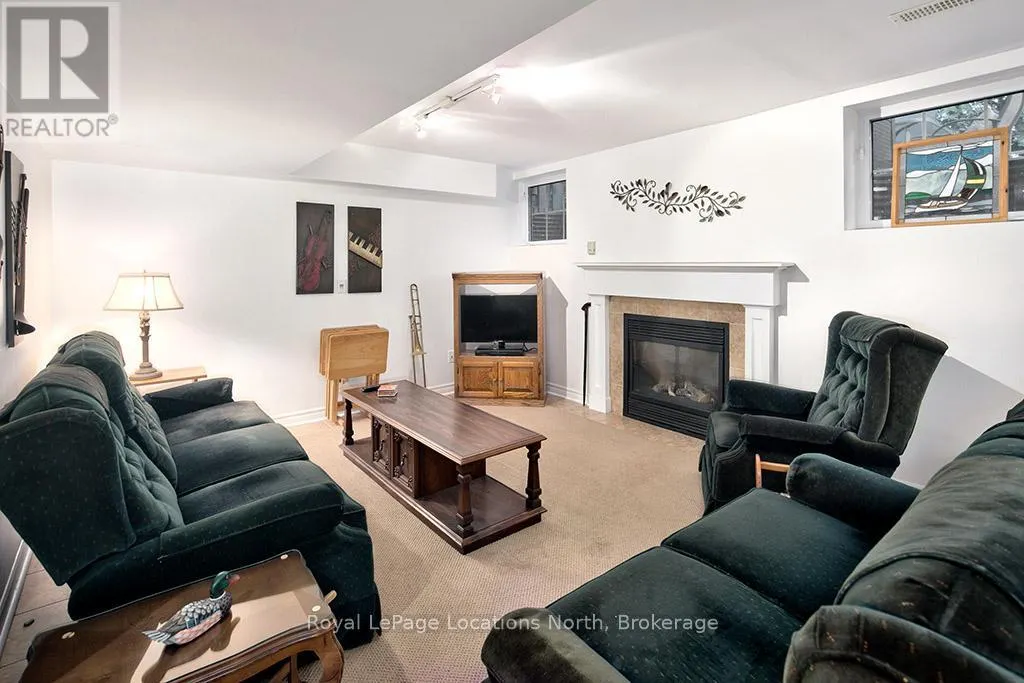 24 - 110 NAPIER STREET W, #24