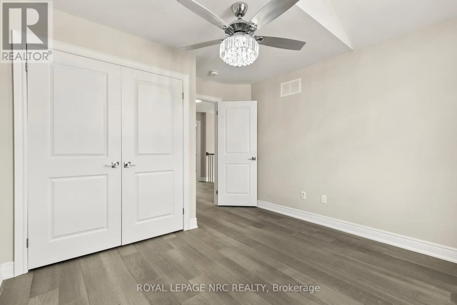 UPPER LEVEL - 25 AUTUMN AVENUE