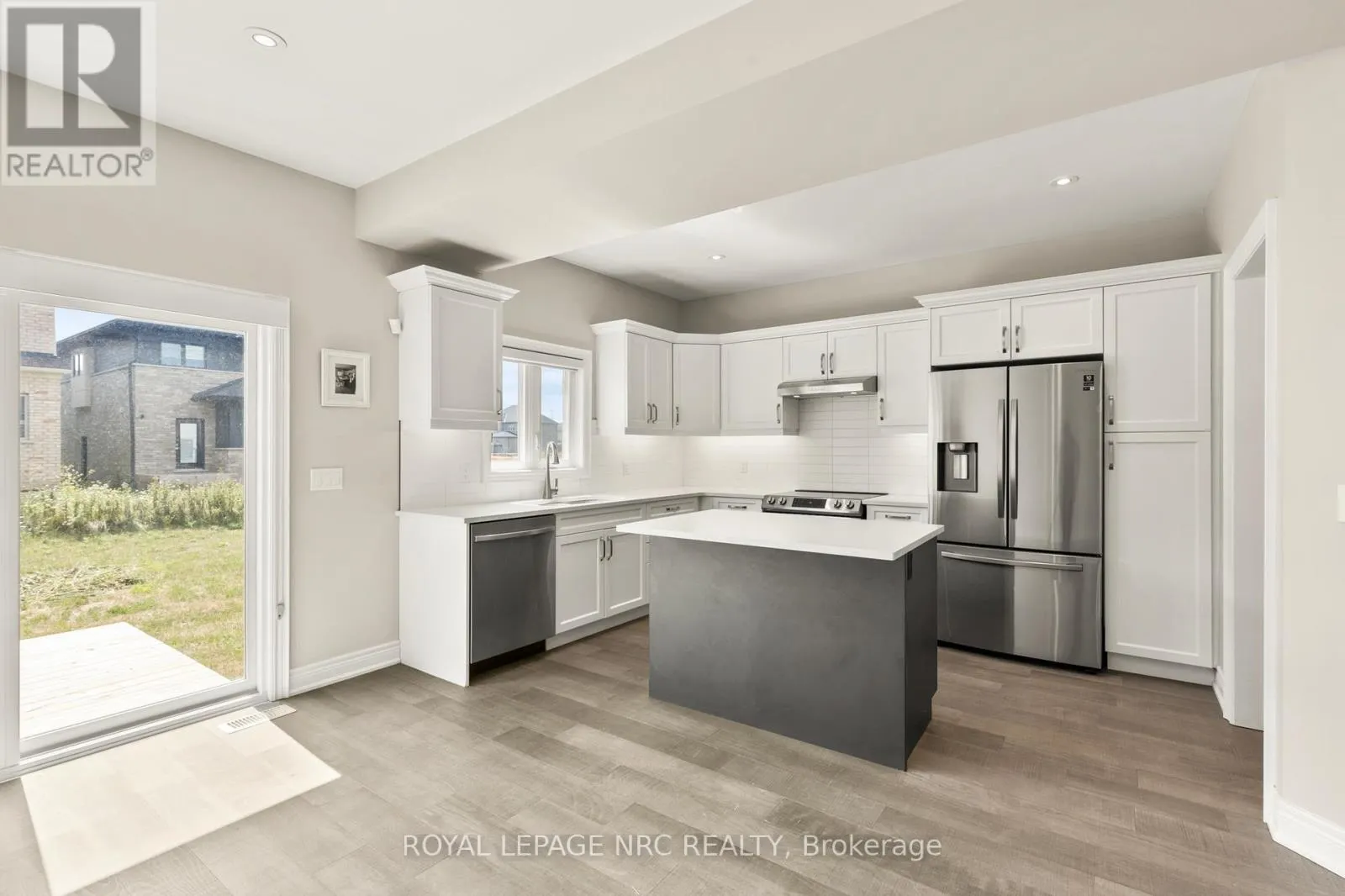 UPPER LEVEL - 25 AUTUMN AVENUE