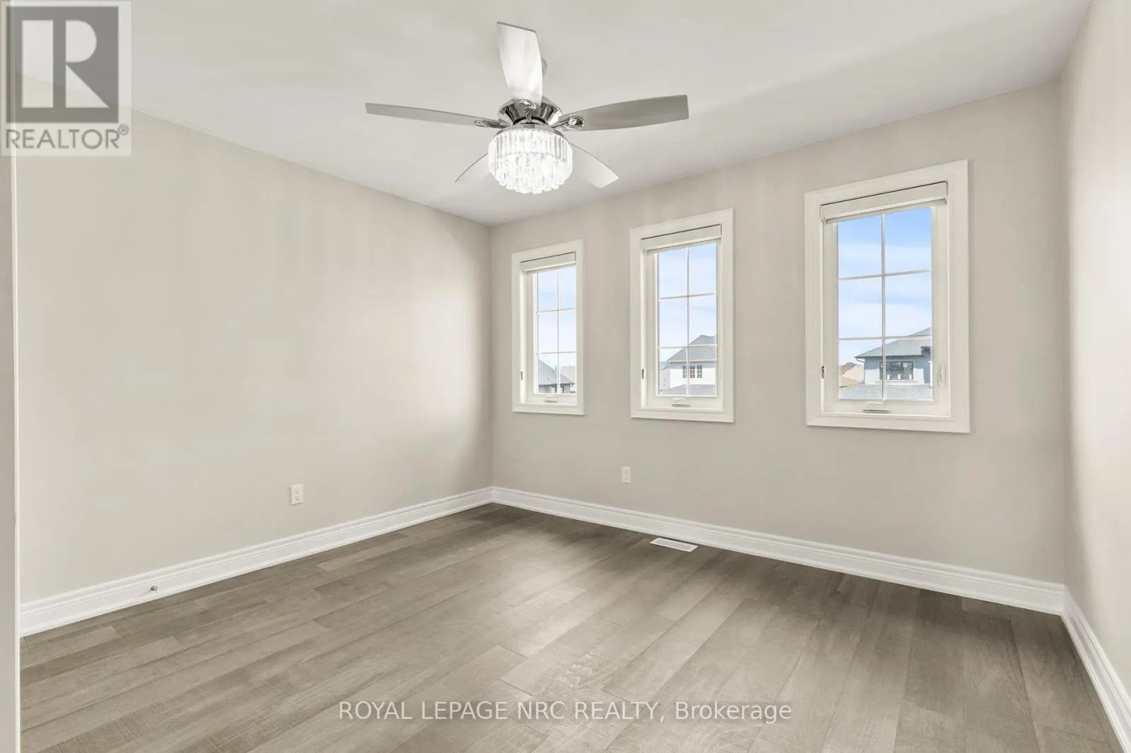 UPPER LEVEL - 25 AUTUMN AVENUE