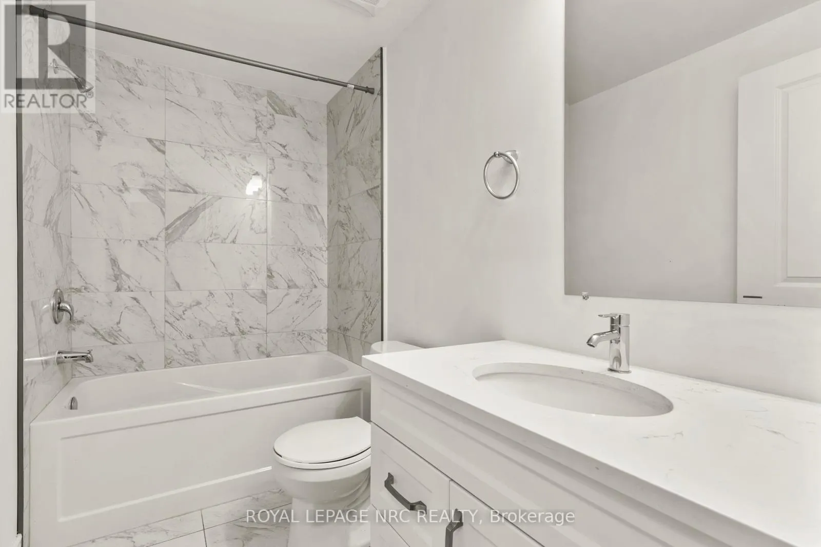 25 AUTUMN AVENUE S