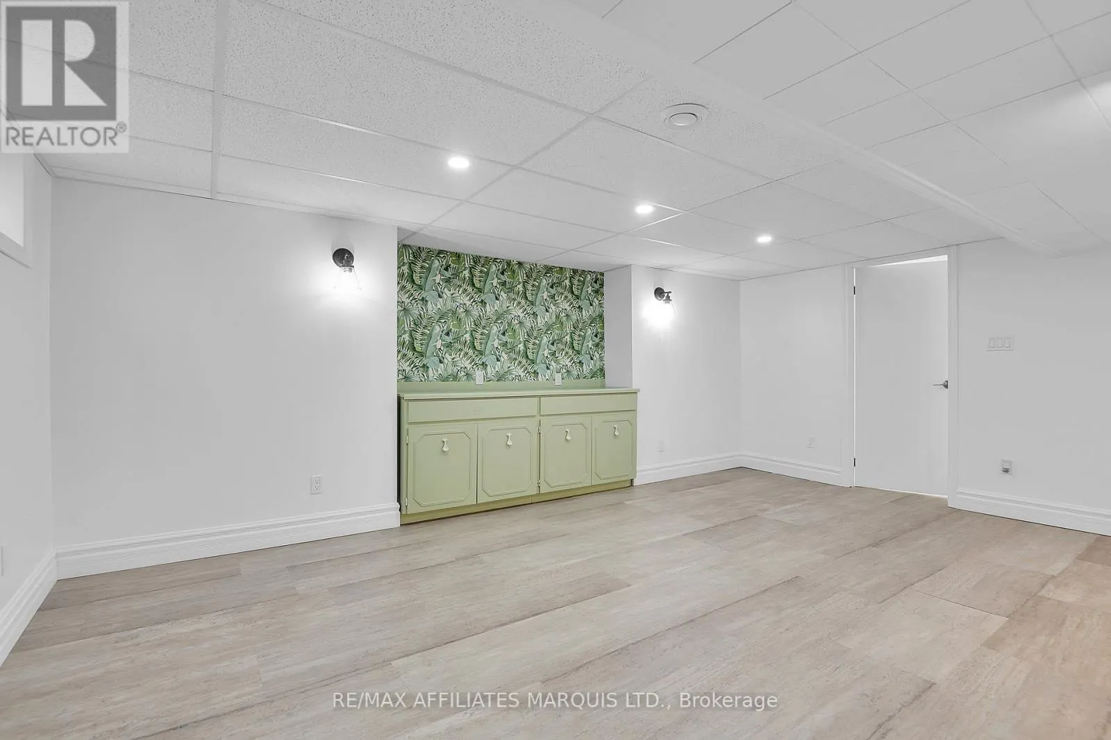 2030 PITT STREET
