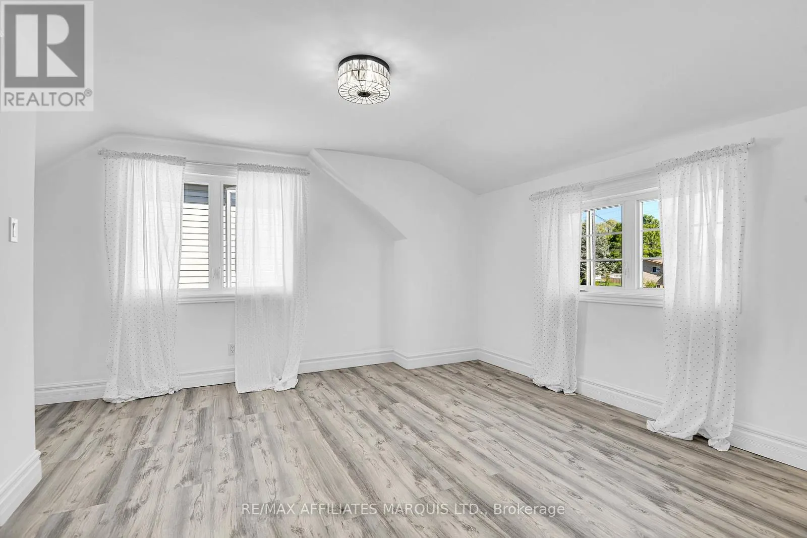 2030 PITT STREET