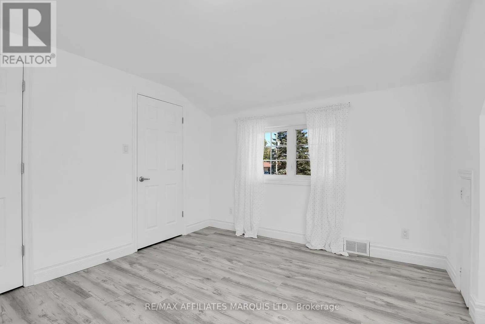 2030 PITT STREET