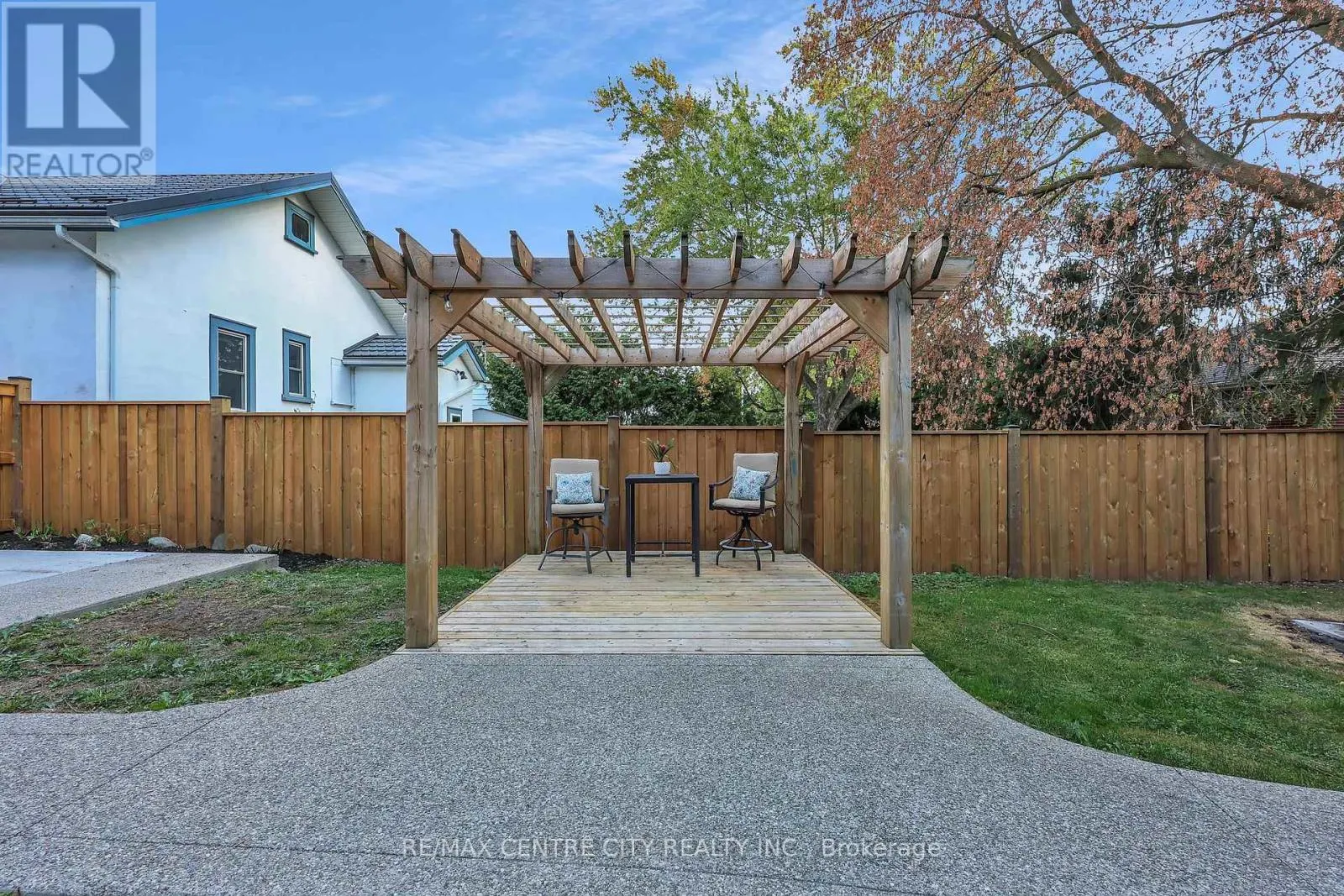 525 HALE STREET