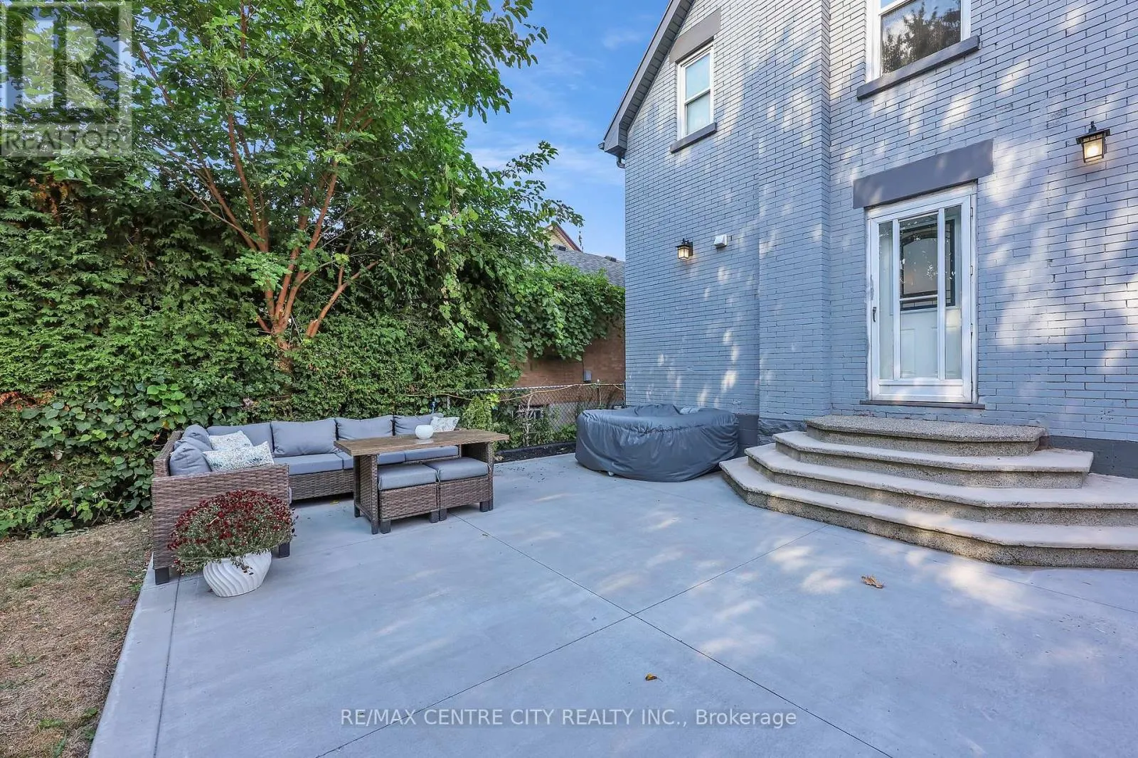 525 HALE STREET