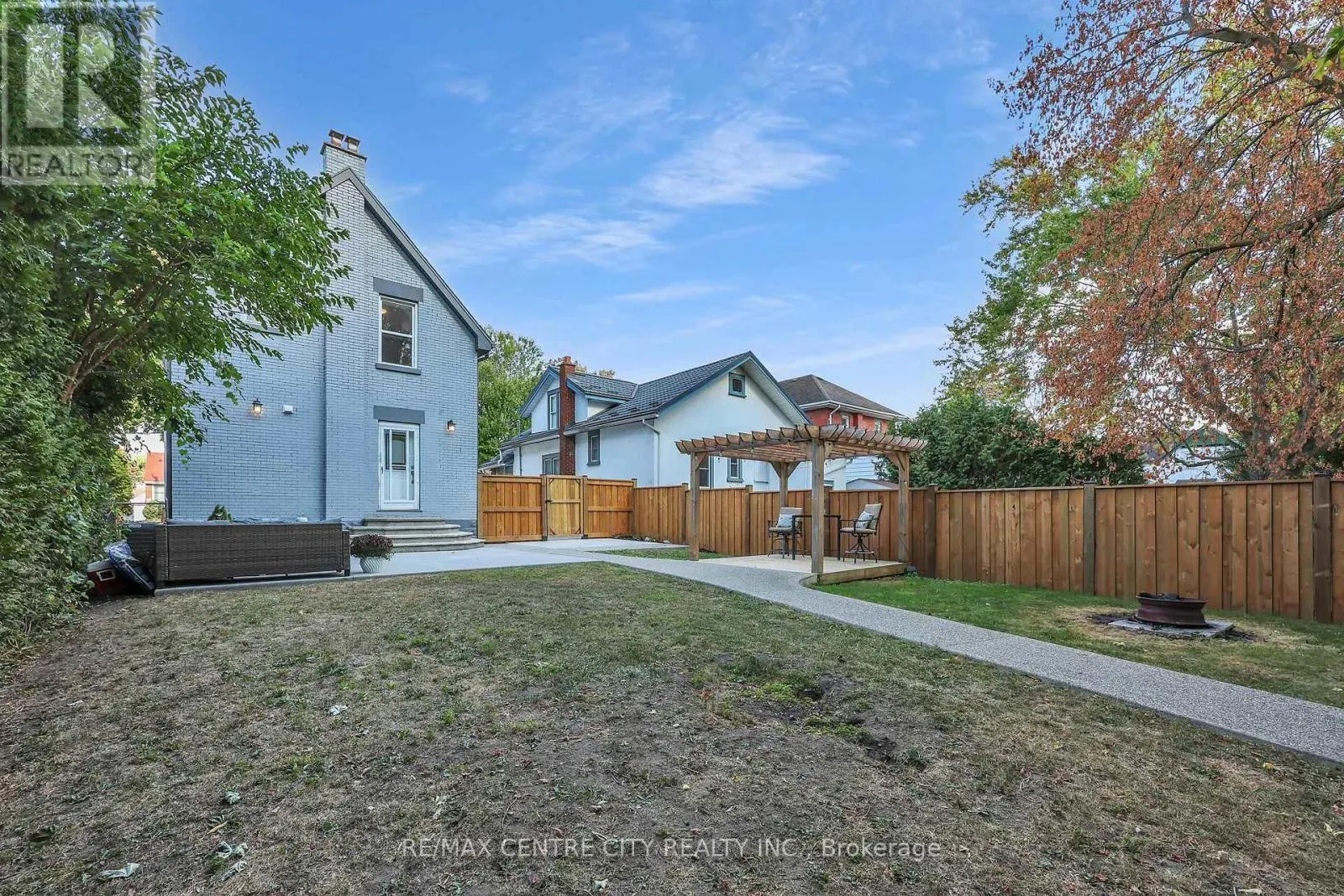 525 HALE STREET
