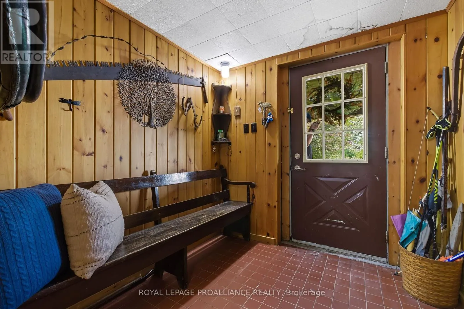 383 HANSEN ROAD