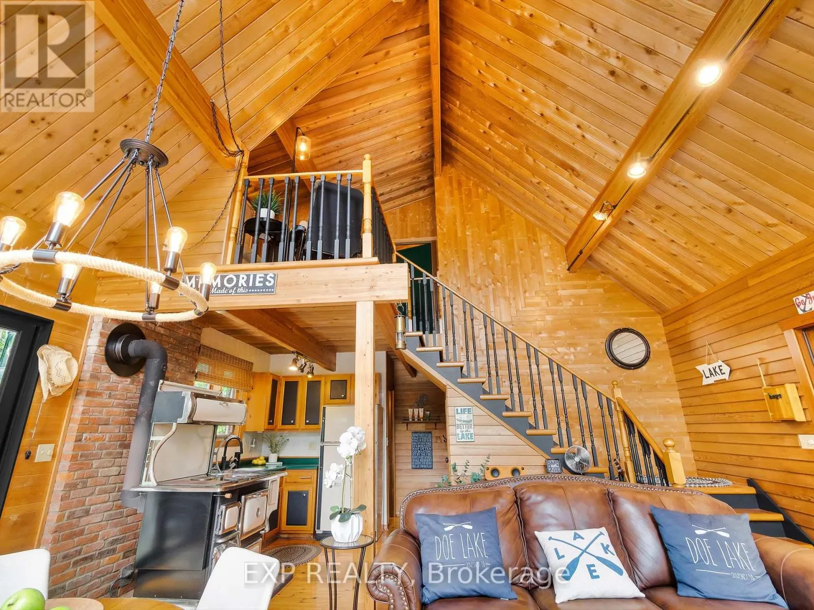 230 DOE LAKE PENINSULA
