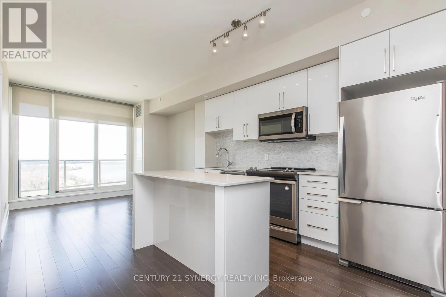 901 - 485 RICHMOND ROAD