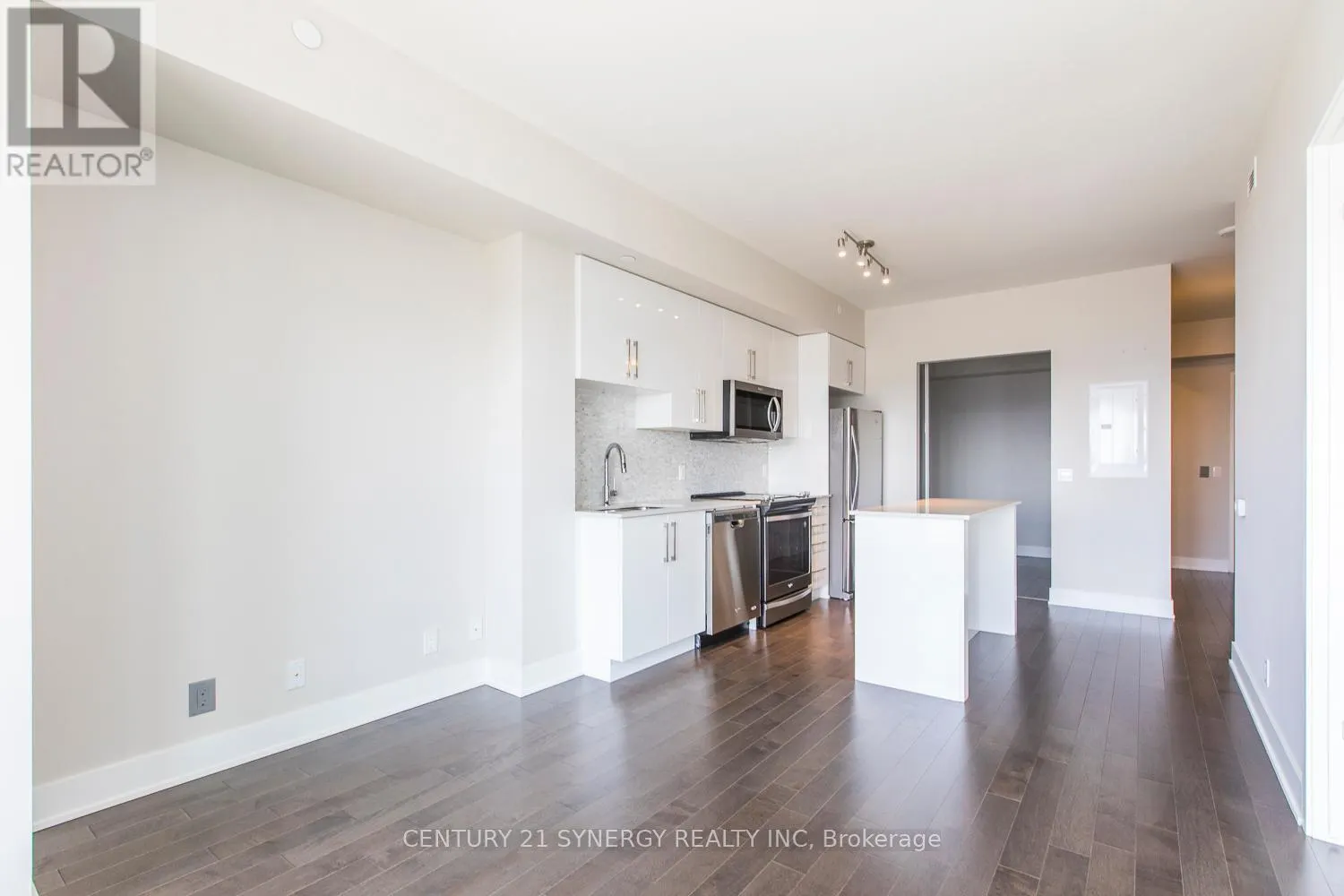 901 - 485 RICHMOND ROAD
