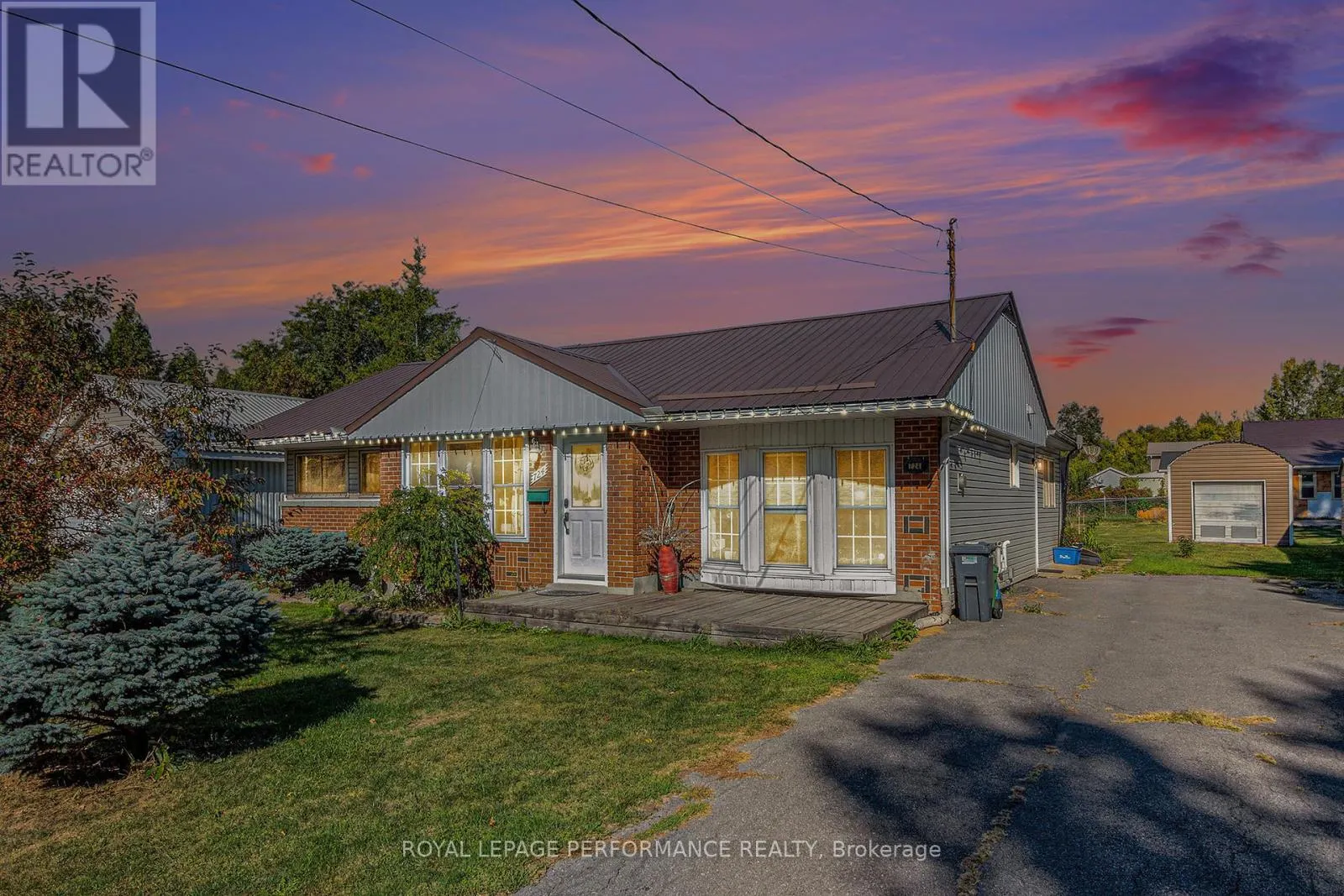724 ST ANTOINE STREET