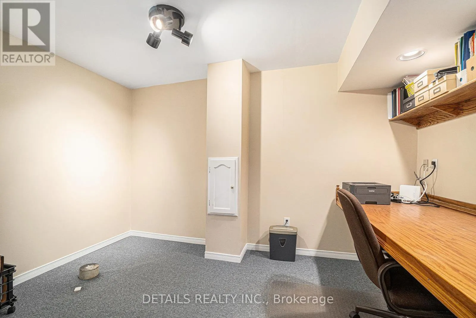 221 MACDOUGALL STREET