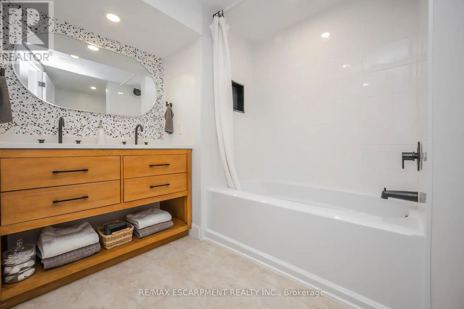 45 GLENGROVE AVENUE