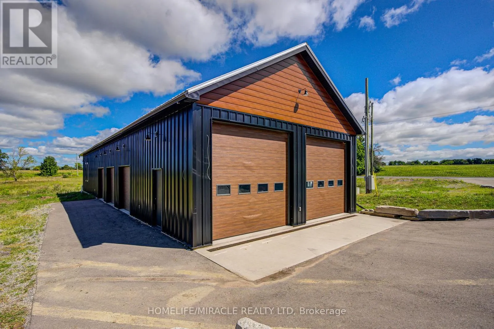 9214 OAK RIDGES DRIVE