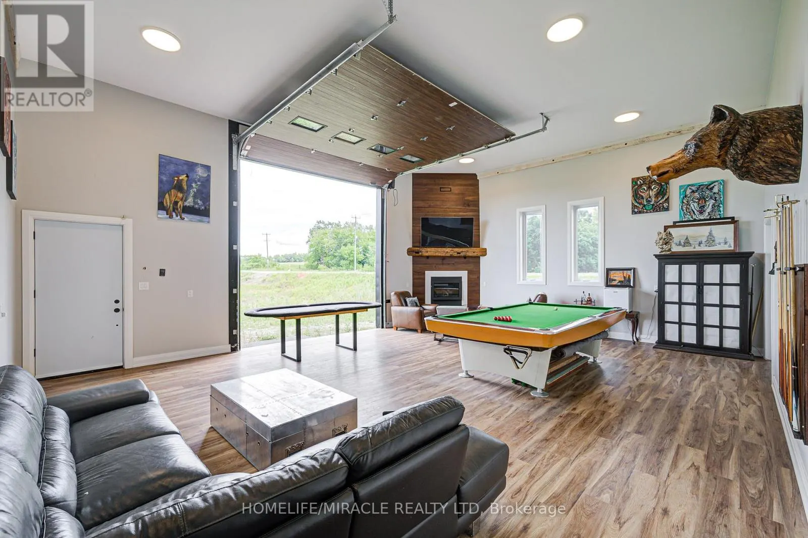 9214 OAK RIDGES DRIVE