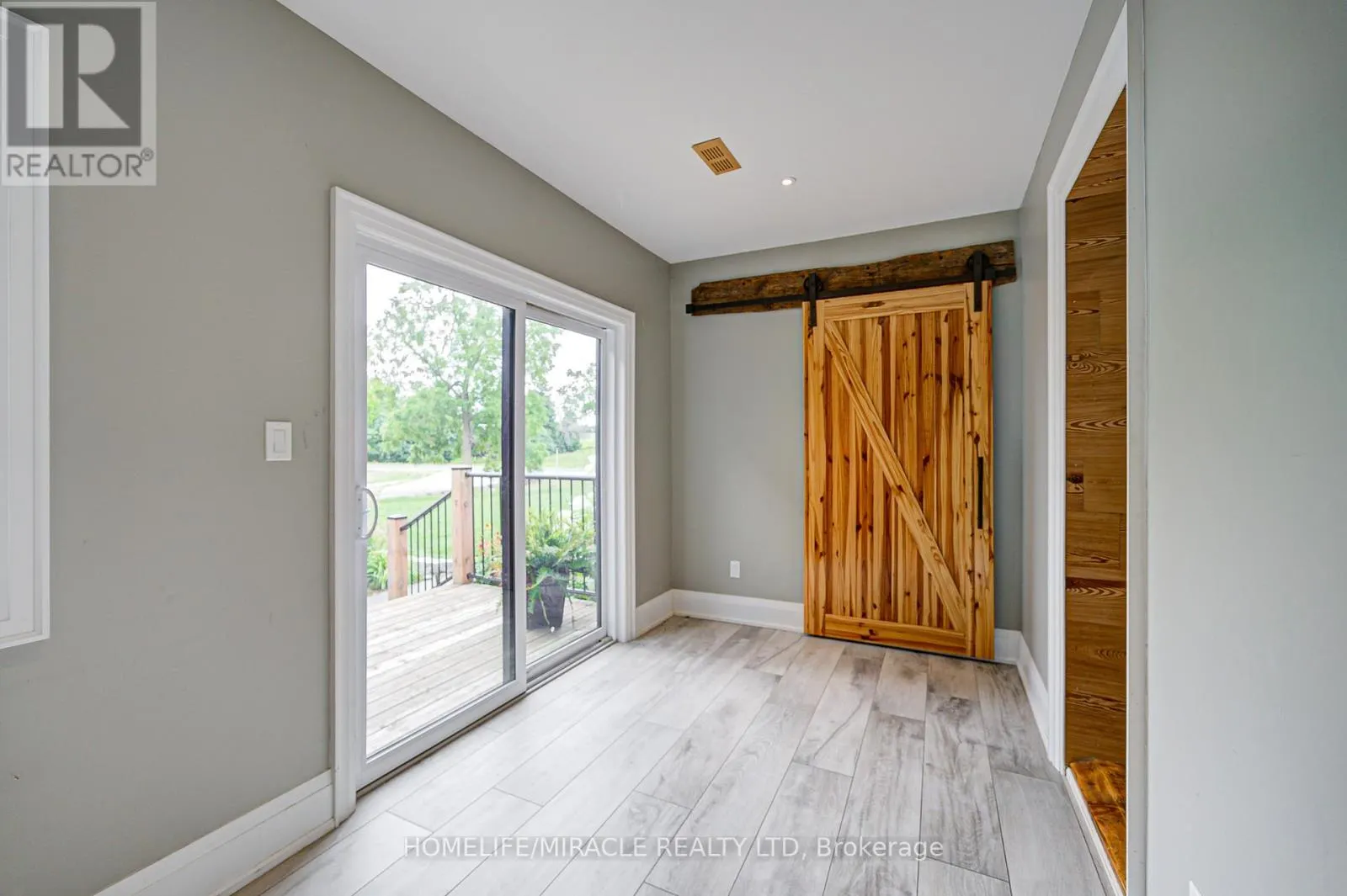 9214 OAK RIDGES DRIVE