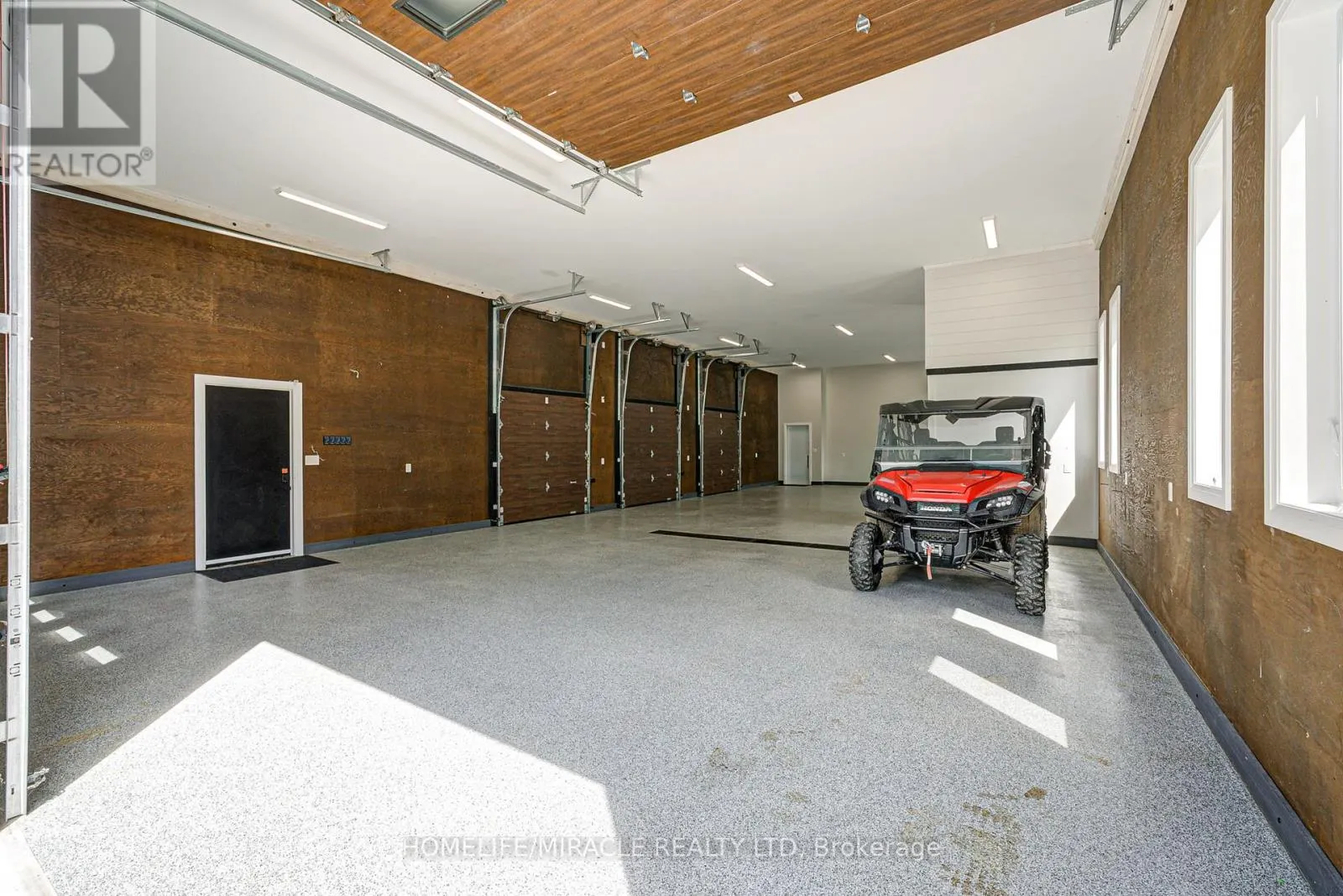 9214 OAK RIDGES DRIVE