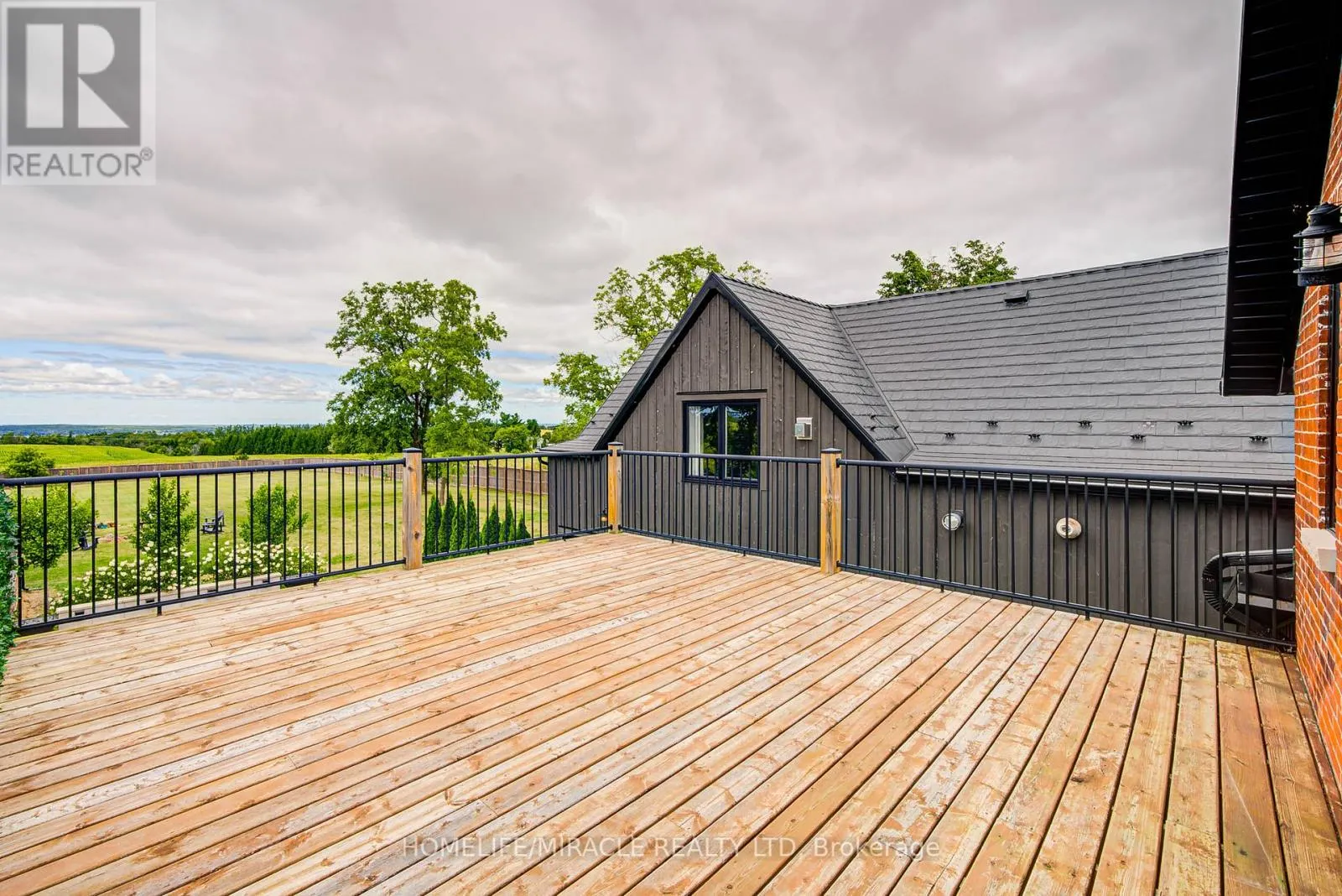 9214 OAK RIDGES DRIVE