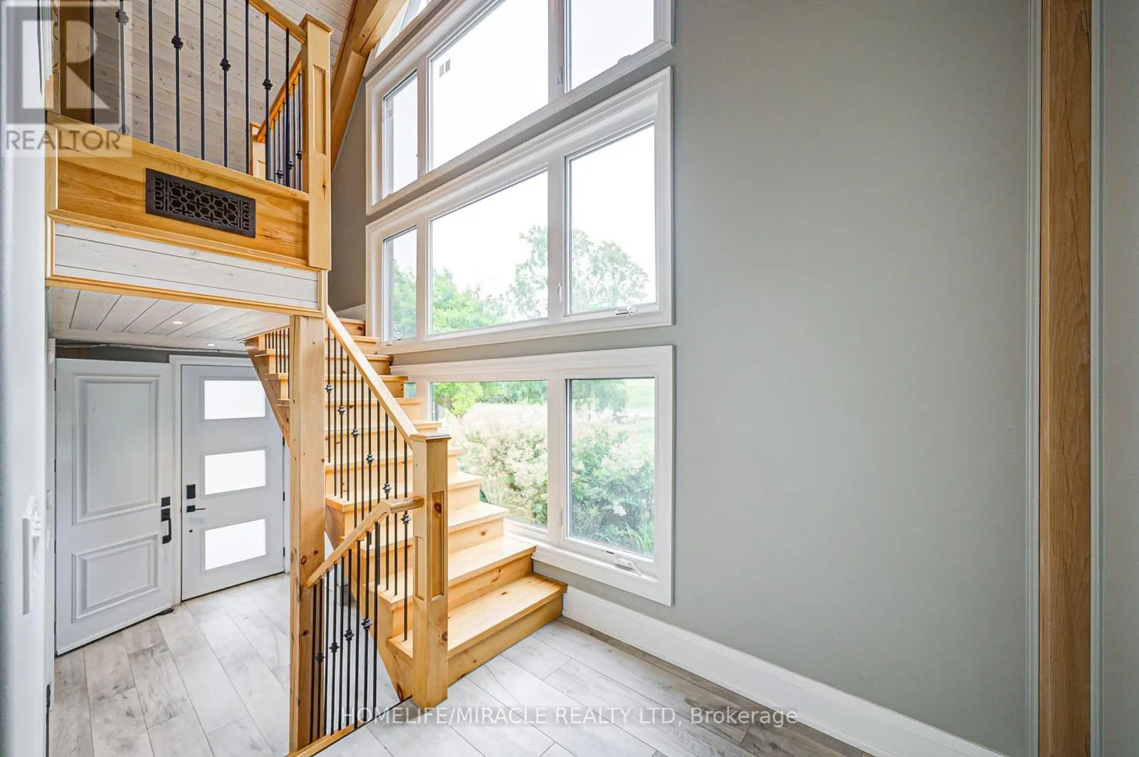 9214 OAK RIDGES DRIVE