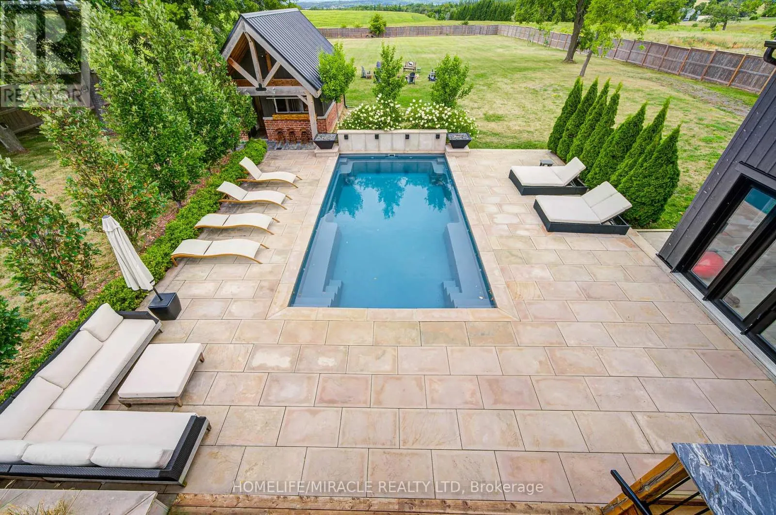 9214 OAK RIDGES DRIVE