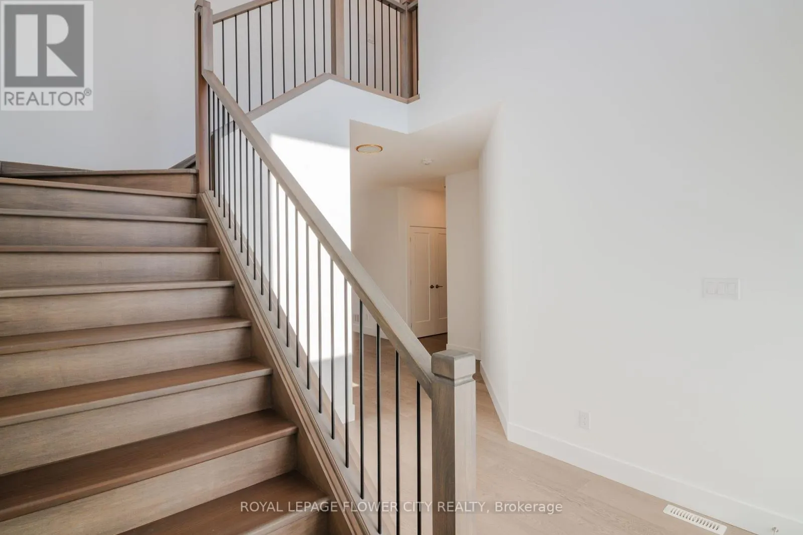 28 KAISER LANE