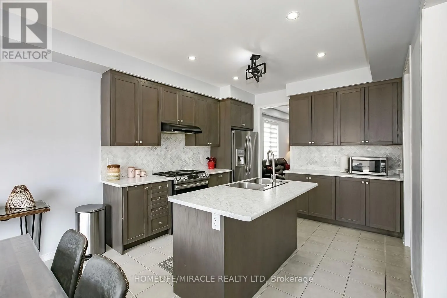 154 MUNRO CIRCLE