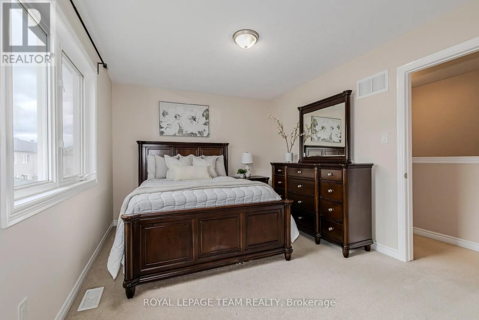 466 MEADOWHAWK CRESCENT