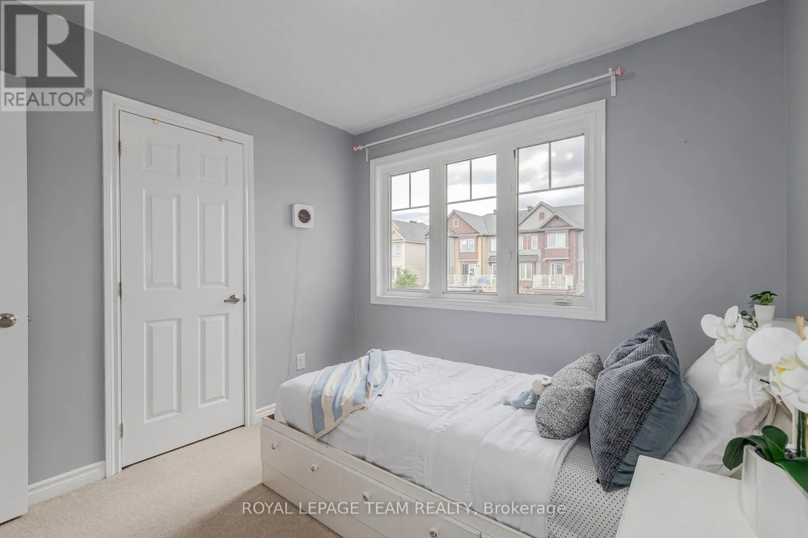 466 MEADOWHAWK CRESCENT
