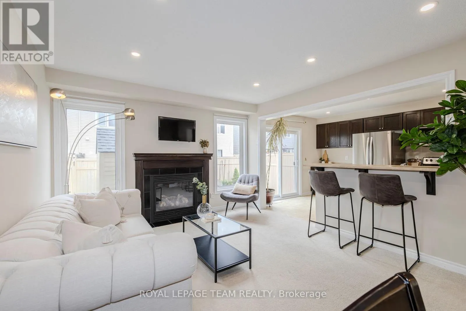 466 MEADOWHAWK CRESCENT