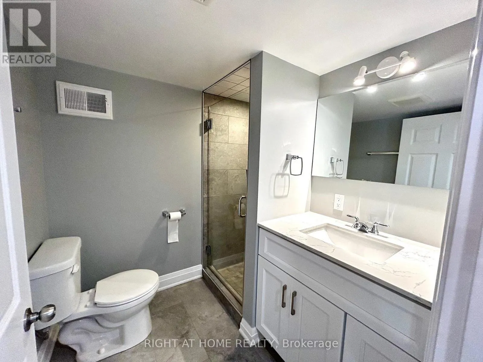 LOWER UNIT - 7 MARY STREET E, #Lower Unit