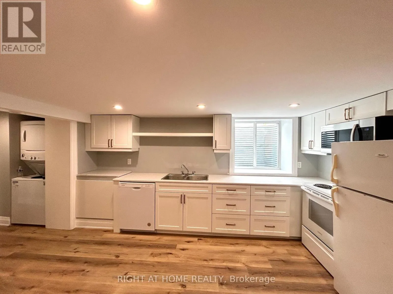 LOWER UNIT - 7 MARY STREET E, #Lower Unit